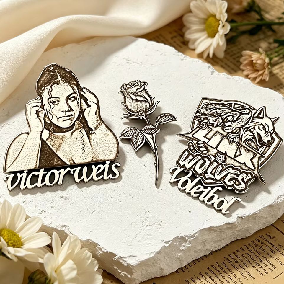 Men Accessories For Birthday Gift - Broche de Metal con Foto de
