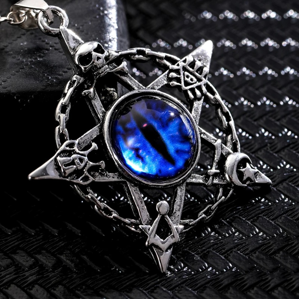 Collar con colgante de ojo de  - Mens Accessories Style reseña y precio